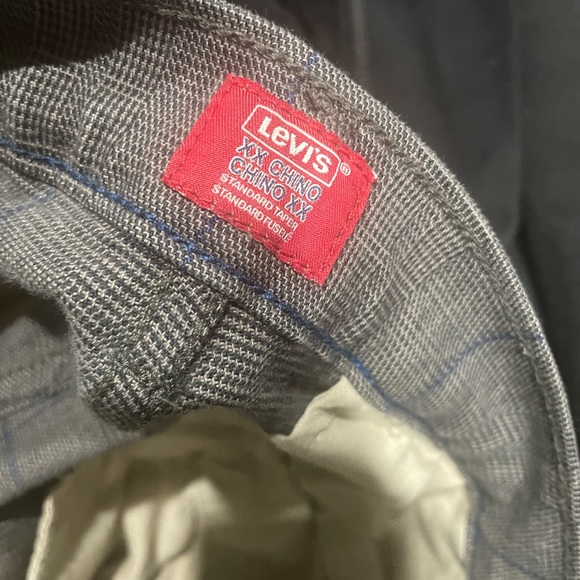 Levis Tapered Pants - Picture 3 of 6